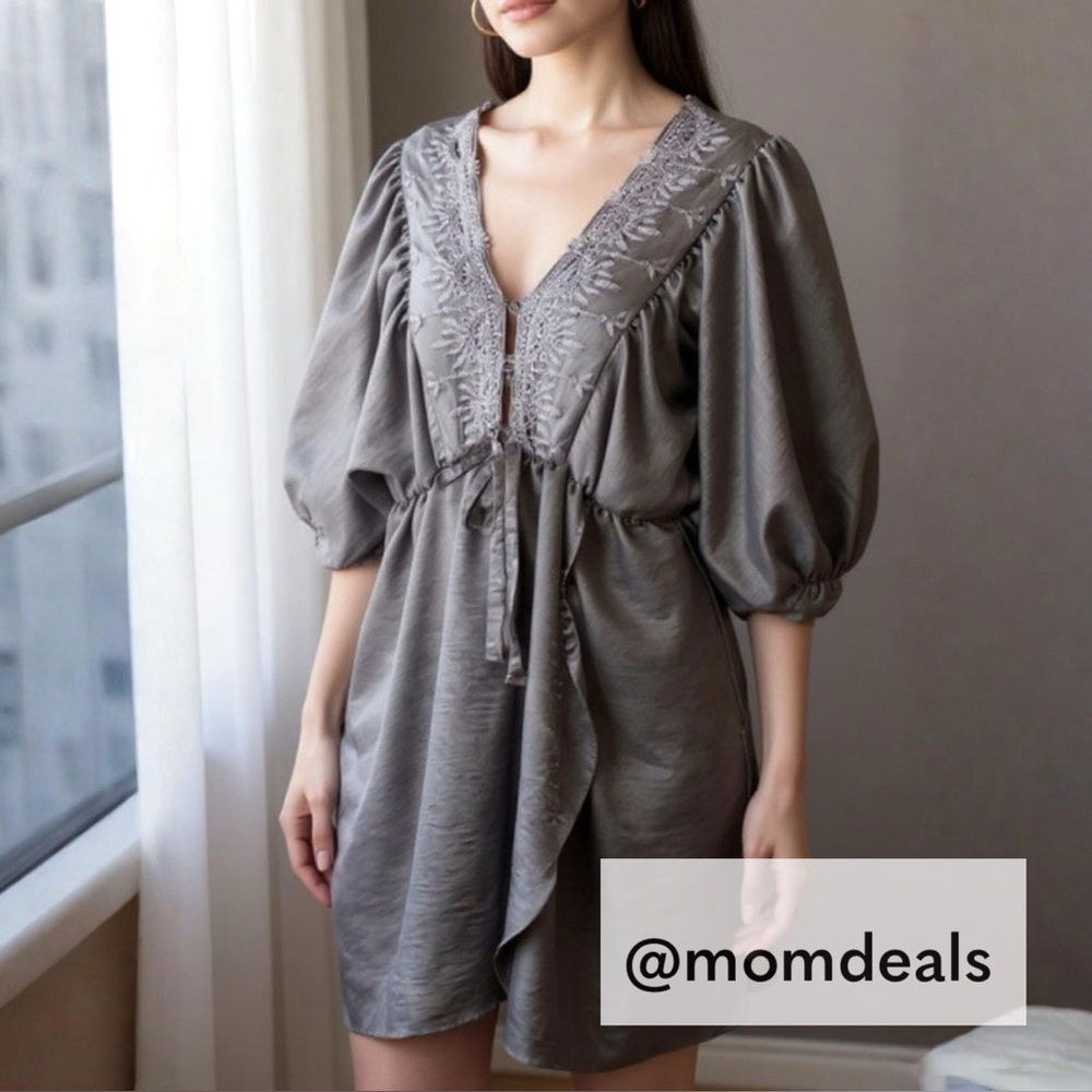 FREE* Trixxi V Neck Dress Bohemian Style Satin Like Lightweight Juniors 9/Wm Med